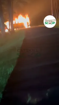 א ליידיגע באס איז ארויף אין פלאמען אין אלכסנדר קעמפ