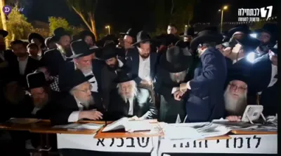 אדמו"רים ורבנים שליט"א ביים מחאה קעגן כלא 10 