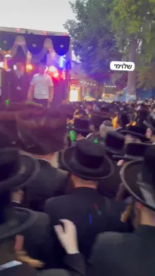 הכנסת ס"ת פון ר' יואל לאנדא אין ירושלים 