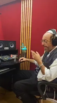 אהרלע סאמעט גרייט זיך ארויסצוגעבן ניגוני ימים נוראים