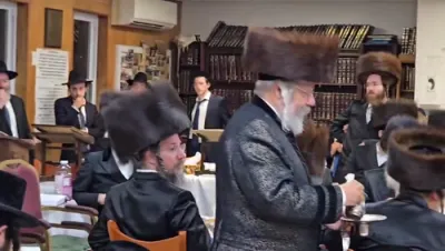 סוף זומער אין ניקלשבורג 