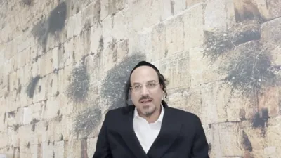 א הערליכע מעשה פון הגה"ק רבי יואל בן חנניה יו"ט זי"ע מסאטמאר - דורך הרב אליהו שווארץ ביים שיעור פון עמוד היומי דרשו - פסחים דף יז