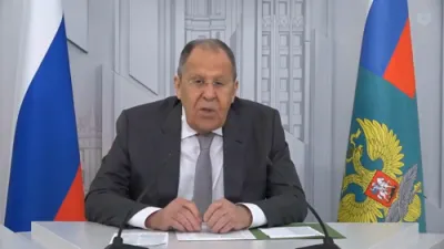 רוסישע אויסערן מיניסטער זאגט אז עס פעלט פאר זאלענסקי לעגעטימיטעט צו קענען מאכן א דיעל מיט אים