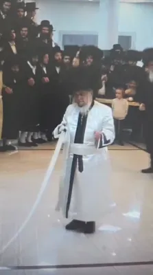 בילדער און ווידיאוס פון כ"ק אדמו"ר מקרעטשניף סיגעט זצ"ל