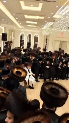 בילדער און ווידיאוס פון כ"ק אדמו"ר מקרעטשניף סיגעט זצ"ל