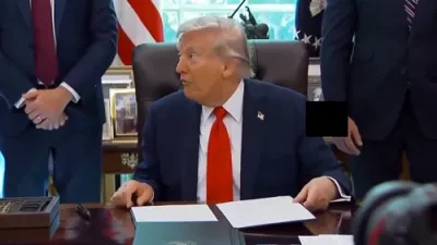טראמפ שרייבט אונטער א עקזעקעטיוו ארדער אז מען באקומט א יאר טורמע פארן פארברענען די אמעריקאנע פאן