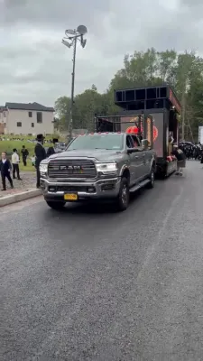 פרישע הערליכע ווידיאוס פון הכנסת ס"ת אין נייע סקווירא שטעטל אין סוואן לעיק