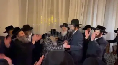 ווידעא: בר מצוה פון בן הרבני הנגיד ר' ליפא פריעדמאן הי"ו אין די נייע חתונה זאל עטרת מלכה אין קרית יואל בראשות כ"ק אדמו"ר מסאטמאר שליט"א