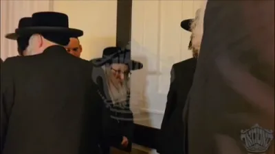 ווידעא: בר מצוה פון בן הרבני הנגיד ר' ליפא פריעדמאן הי"ו אין די נייע חתונה זאל עטרת מלכה אין קרית יואל בראשות כ"ק אדמו"ר מסאטמאר שליט"א