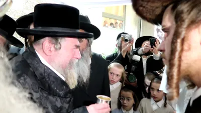 חתונה פון אור אייניקל פון הרה"ק רבי יעקב מאיר שעכטער שליט"א 