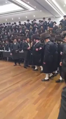 שמחת החתונה בחצר הקודש תולדות צבי בפינקא