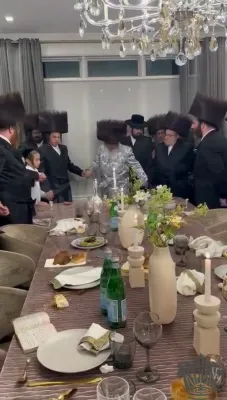 כ"ק אדמו"ר מסאטמאר שליט"א ביי א שבע ברכות 