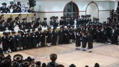 שמחת החתונה פון אייניקל פון כ"ק אדמו"ר מפאפא שליט"א 