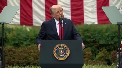 טראמפ באעהרט די 9/11 העלדן ביי פענטעגאן צערעמאניע