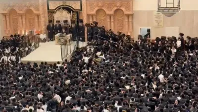 א' סליחות ביי כ"ק אדמו"ר מוויזניץ שליט"א 