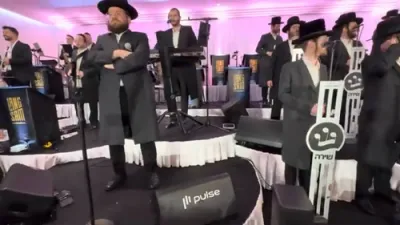 הערשי לאנגסאם און שיע בערקא, משה דוד מאנדעל, און שווארץ היט
