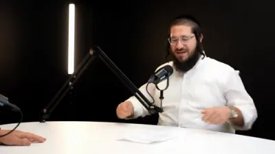 אינטערסאנטע ביזנעס פאדקעסט צווישן אהרן קליין און תולי קרויס