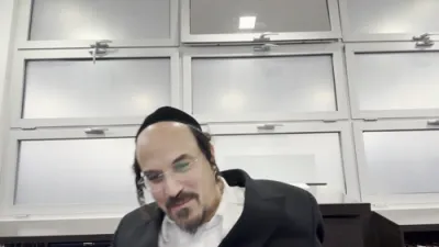 א הערליכע מעשה פארוואס האט דער גוי האט געוויינט ביי די לוויה פון הייליגן חפץ חיים זי"ע - דורך הרב אליהו שווארץ ביים שיעור פון עמוד היומי דרשו - פסחים דף לא ע"ב