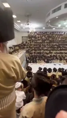 מוצאי יום כיפור טיש בחצר הקודש תולדות אהרן
