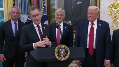 פייזער CEO זאגט אז אמעריקאנע זענען די גרעסטע געווינער פון די היינטיגע דיעל