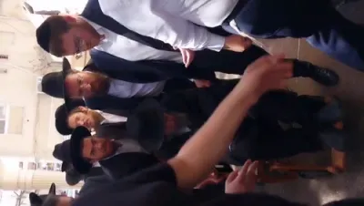 ראש הישיבה הגר"ד לאנדא שליט"א ביים אריינקומען אין ישיבת מיר פאר א שיחת הכנה