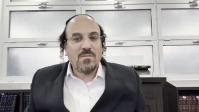 א הערליכע מעשה זוכה געוועהן צו תשובה און אומאן ביים ציון פון הרה"ק רבי נחמן מברסלב זי"ע - דורך הרב אליהו שווארץ ביים שיעור פון עמוד היומי דרשו - פסחים דף לב ע"ב