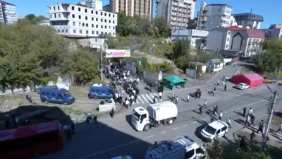 שלומי גרינבלאט שפאצירט ארום אין אומאן