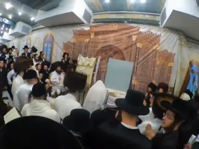 מוצאי ראש השנה ביי כ"ק אדמו"ר מתורת חכם שליט"א 