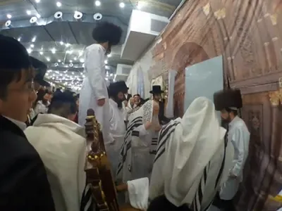 כ"ק אדמו"ר מתורת חכם שליט"א מוצאי יום כיפור 