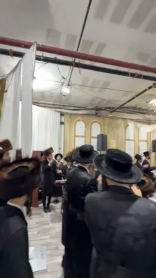 ערב און מוצאי יו"כ בחצר הקודש קרעטשניף וויליאמסבורג 