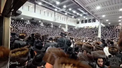 ערשטע בילדער: מעמד נעילת החג אינעם  איבערגעבויטן בית המדרש הגדול  ד'סאטמאר אויף ראדני סטריט
