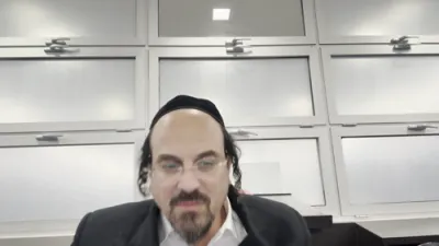 א הערליכע מעשה פון הרה"ק מריבניץ זי"ע  - דורך הרב אליהו שווארץ ביים שיעור פון עמוד היומי דרשו - פסחים דף לה