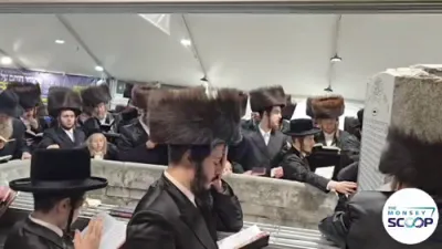 תפלות ביים ציון הקדוש אין ריבניץ ביום ההילולא קדישא.