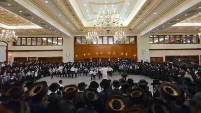 הקפות שניות בחצר הקודש טאהש