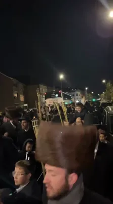 הכנסת ספר תורה בחצר הקודש סאדיגורא לאנדאן