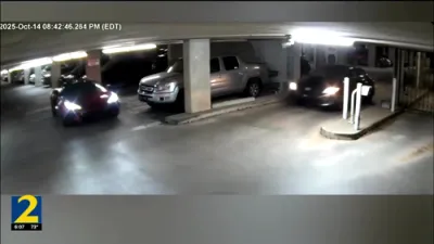 מאן אטאקירט אין א פארקינג לאט אין אטלאנטא 