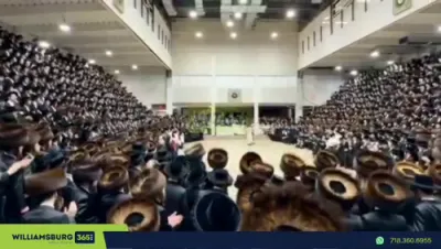 מצוה טאנץ פון כ"ק אדמו"ר מסאטמאר שליט"א ביים שמחת החתונה פון א אייניקל 