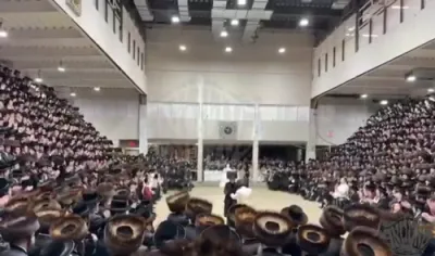 מצוה טאנץ פון כ"ק אדמו"ר מסאטמאר שליט"א ביים שמחת החתונה פון א אייניקל 