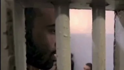 געכאפטע אייסיס מיליטאנט: "עס איז נישטא קיין ראדיקאלע איסלאם - נאר אמתע איסלאם"