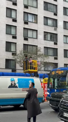 נאך אינטרעסאנטע קרישקעלאך פון די נעכטיגע הפגנה אין מאנהעטאן אנטקעגן די גזירות הגיוס 