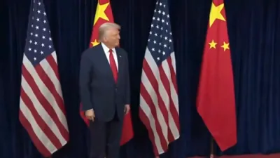 פרעזידענט טראמפ האט זיך געטראפן מיט שי דזשימפינג די טשייניזע פרעזידענט