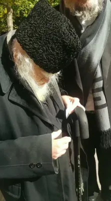 ניחום אבלים ביי ניקלשבורגע רבי ע"פ אחיו טאלטשעווע רבי ע"ה