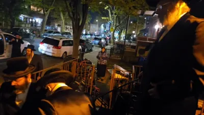 ניחום אבלים ביי ניקלשבורגע רבי ע"פ אחיו טאלטשעווע רבי ע"ה