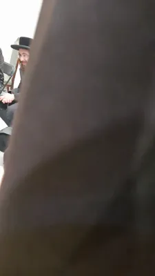 ניחום אבלים ביי ניקלשבורגע רבי ע"פ אחיו טאלטשעווע רבי ע"ה