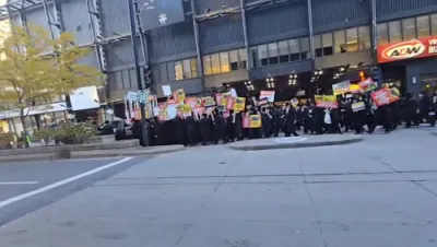 פולע גאלעריע פון די פראטעסט קעגן גזירת הגיוס אין מאנטריאל