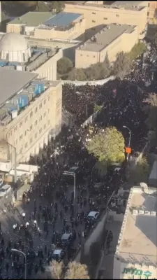 ערשטע בילדער און ווידיאו פון די ריזיגע עצרת המיליון וואס קומט יעצט פאר אין ירושלים קעגן די גזירת הגיוס