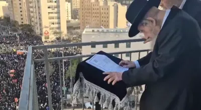 ערשטע בילדער און ווידיאו פון די ריזיגע עצרת המיליון וואס קומט יעצט פאר אין ירושלים קעגן די גזירת הגיוס 