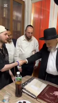 די באפרייטע משכון בר קופערשטיין אין די גאסן פון בני ברק, און ביי א באזוך ביי הגרמ"ה הירש שליט"א 