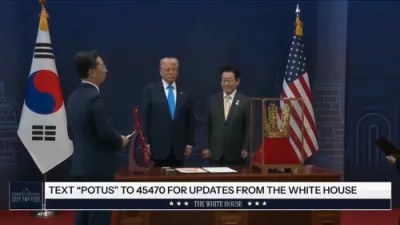 טראמפ באקומט די גרעסטע ציווילע דעקעראציע פון דרום קארעא