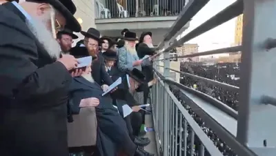 הערליכע גרויסע גאלעריע פון די עצרת המיליון אין ירושלים קעגן די גזירת הגיוס 